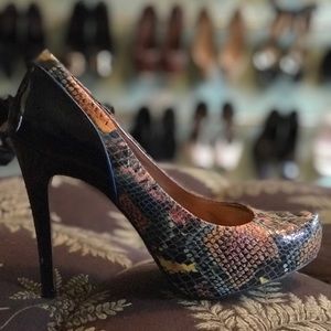 🇺🇸BCBGeneration Paeyton multi python pumps